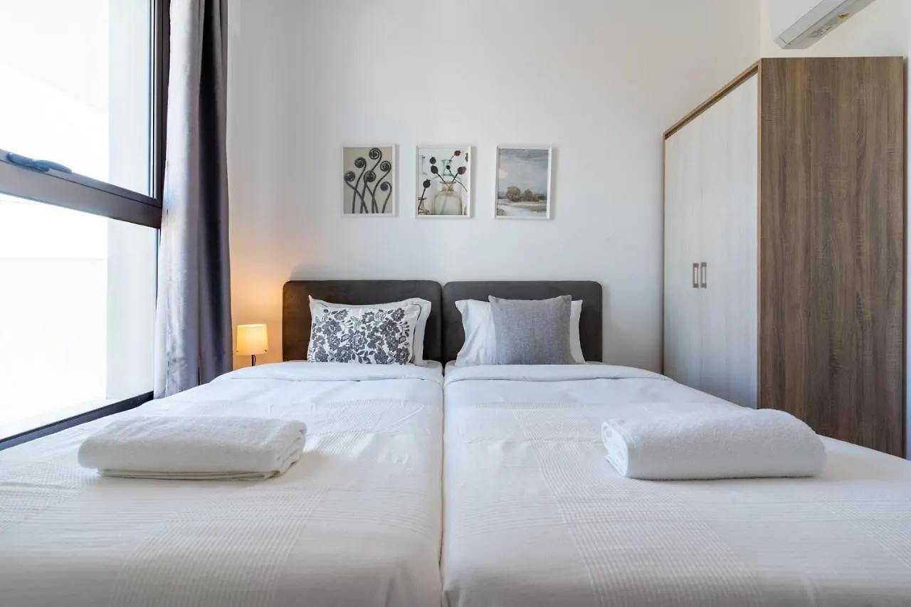 Bianca 2-Bedroom Apartment In Larnaca